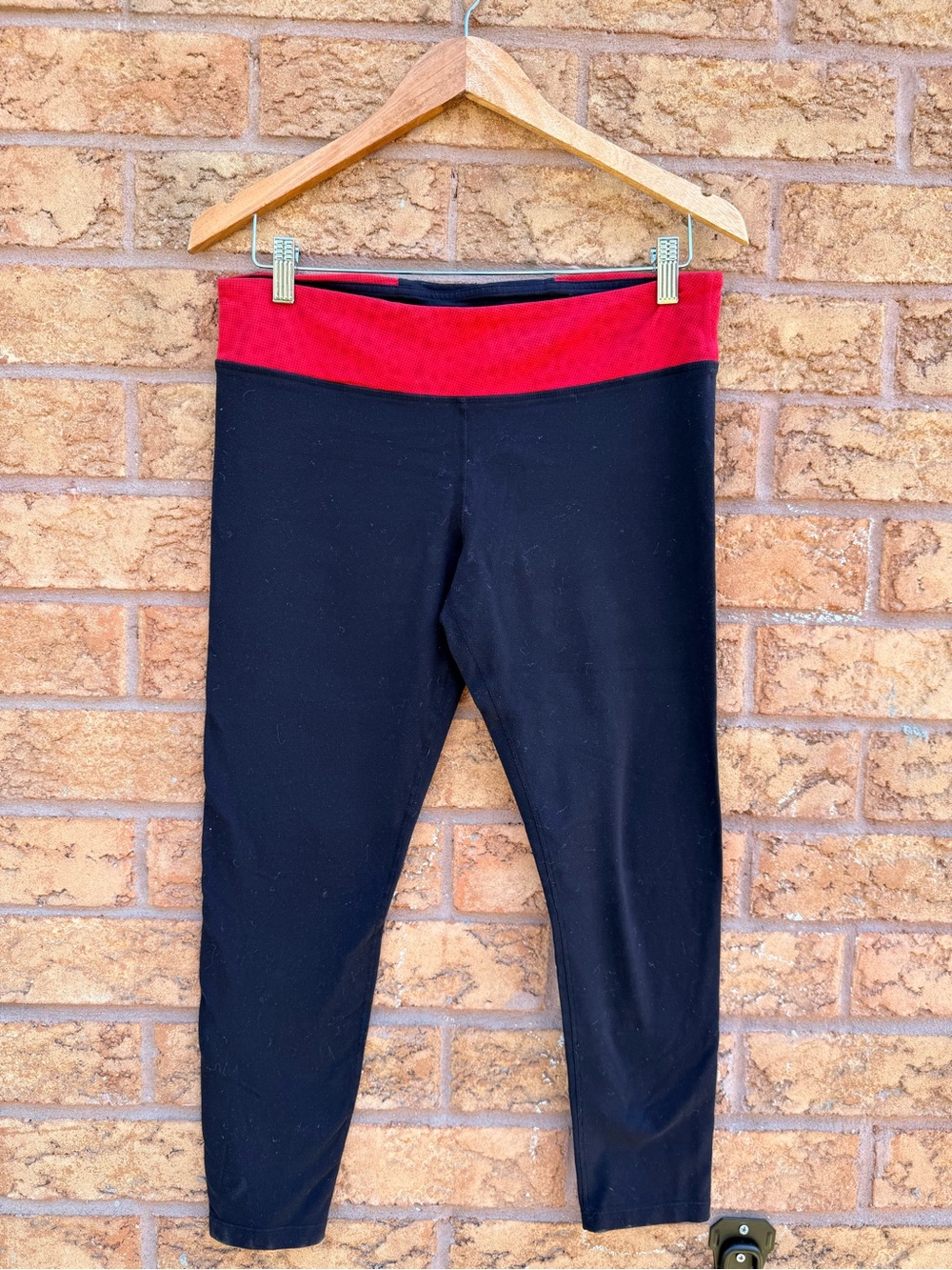 4/$25 • Tuff Athletics Red Waistband Crop Yoga Leggings